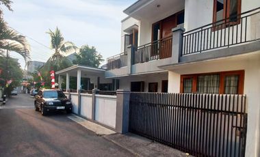 Rumah Hoek Tebet Timur Jakarta Selatan  Akses 2 Mobil! AC25