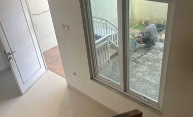 Disewakan Murah dan Cepat Rumah 2 Lantai, Lokasi Strategis Di Kelapa Gading