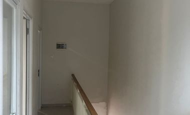 Disewakan Murah dan Cepat Rumah 2 Lantai, Lokasi Strategis Di Kelapa Gading