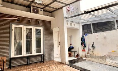 HOUSE FOR SALE Semi-Furnished Minimalist House in East Pejaten on JL. ANGSANA 1, PEJATEN PASAR MINGGU, SOUTH JAKARTA. Negotiable, Direct Owner.