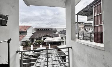 HOUSE FOR SALE Semi-Furnished Minimalist House in East Pejaten on JL. ANGSANA 1, PEJATEN PASAR MINGGU, SOUTH JAKARTA. Negotiable, Direct Owner.