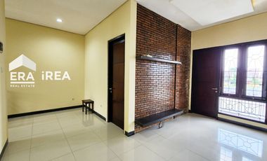 RUMAH DIJUAL DI SOLO COLOMADU