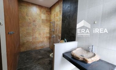 RUMAH DIJUAL DI SOLO COLOMADU