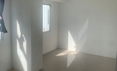 Disewakan per Bulan atau Jual Rugi Urbantown Serpong Studio Lux Unfurnished