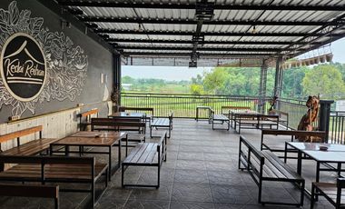 Jual cepat toko pakaian & coffe dua lantai