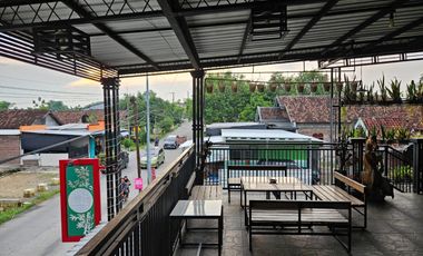 Jual cepat toko pakaian & coffe dua lantai