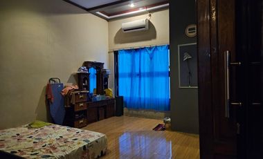 Jual cepat toko pakaian & coffe dua lantai