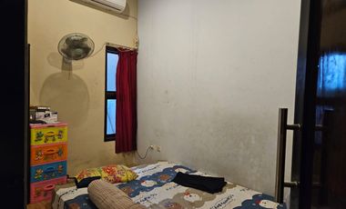 Jual cepat toko pakaian & coffe dua lantai