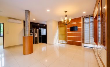 Spacious Property with Exceptional Multi Use Potential near the City Center