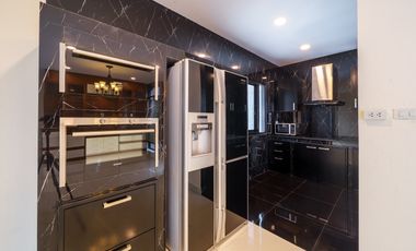 Spacious Property with Exceptional Multi Use Potential near the City Center