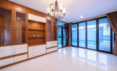 Spacious Property with Exceptional Multi Use Potential near the City Center
