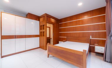 Spacious Property with Exceptional Multi Use Potential near the City Center