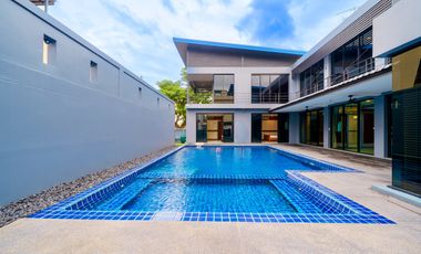 Spacious Property with Exceptional Multi Use Potential near the City Center