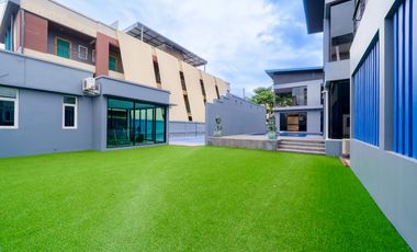 Spacious Property with Exceptional Multi Use Potential near the City Center