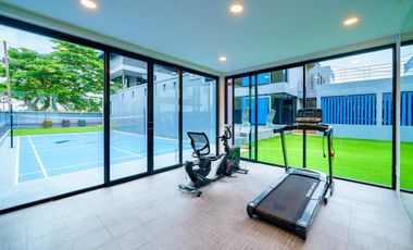 Spacious Property with Exceptional Multi Use Potential near the City Center