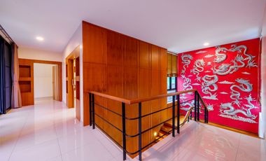 Spacious Property with Exceptional Multi Use Potential near the City Center