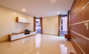 Spacious Property with Exceptional Multi Use Potential near the City Center