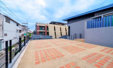 Spacious Property with Exceptional Multi Use Potential near the City Center