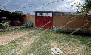 Se vende terreno bardeado con 4 cuartos y cisterna en la Col Fernando Gomez Sandoval, Oaxaca