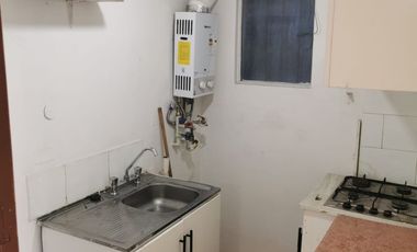 ARRIENDO DEPTO 2 DORMITORIOS SAN MARTIN 473, METRO SANTA ANA