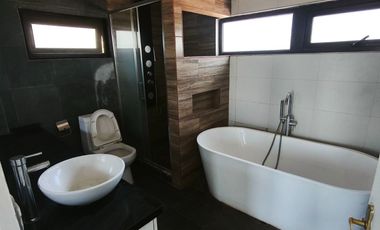 Casa mediterranea 3d 2b piscina, quincho, Condominio pavimentado. Batuco