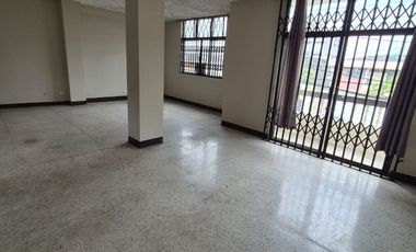 Departamento en Alquiler en Kennedy Nueva, 3 Habitaciones, 3 Baños, Patio, Ideal Estudiantes, Norte de Guayaquil.