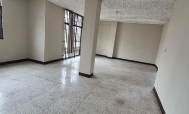 Departamento en Alquiler en Kennedy Nueva, 3 Habitaciones, 3 Baños, Patio, Ideal Estudiantes, Norte de Guayaquil.