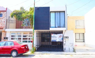 Casa en Renta, Cjto.Villa Floresta, Retorno Tulipanes No.45,Sn. Andrés Cholula, Puebla.