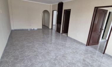 Departamento en Alquiler en Urdesa Central, 3 Habitaciones, 2 Baños, Balcón, Norte de Guayaquil