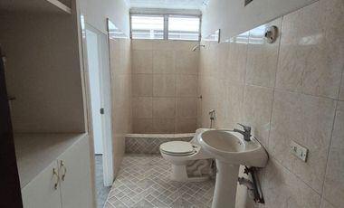 Departamento en Alquiler en Urdesa Central, 3 Habitaciones, 2 Baños, Balcón, Norte de Guayaquil