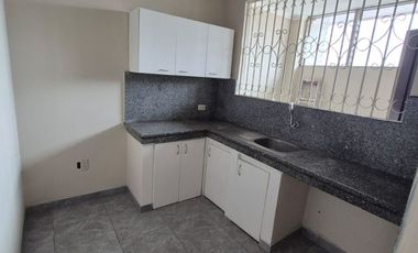 Departamento en Alquiler en Urdesa Central, 3 Habitaciones, 2 Baños, Balcón, Norte de Guayaquil