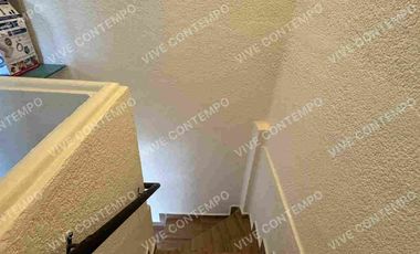 Casa en venta  con local comercial + departamento independiente