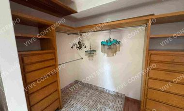 Casa en venta  con local comercial + departamento independiente