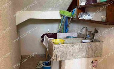 Casa en venta  con local comercial + departamento independiente