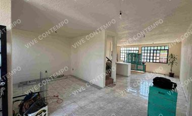 Casa en venta  con local comercial + departamento independiente