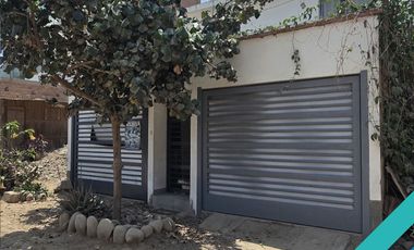 CASA 2 PISOS EN VENTA 250 M2 CALLE SANTA CATALINA - CIENEGUILLA