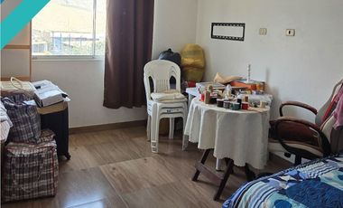 CASA 2 PISOS EN VENTA 250 M2 CALLE SANTA CATALINA - CIENEGUILLA