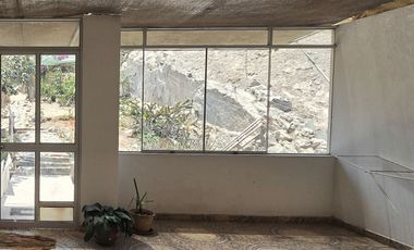 CASA 2 PISOS EN VENTA 250 M2 CALLE SANTA CATALINA - CIENEGUILLA