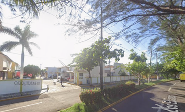 CASA DE REMATE BANCARIO EN CALLEJON DEL SEGURO SOCIAL, COL.LAS FLORES DEL VALLE, VERACRUZ