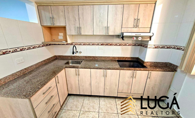 Departamento frente al mar en renta, edificio con salida directa a la playa, sector Mall del Pacífico, Manta, Ecuador