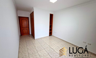 Departamento frente al mar en renta, edificio con salida directa a la playa, sector Mall del Pacífico, Manta, Ecuador