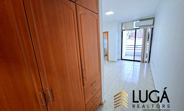 Departamento frente al mar en renta, edificio con salida directa a la playa, sector Mall del Pacífico, Manta, Ecuador