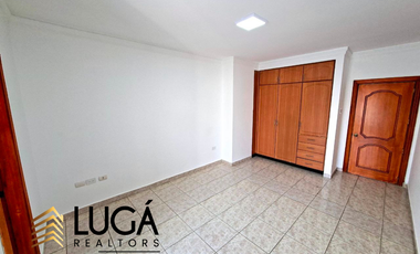 Departamento frente al mar en renta, edificio con salida directa a la playa, sector Mall del Pacífico, Manta, Ecuador