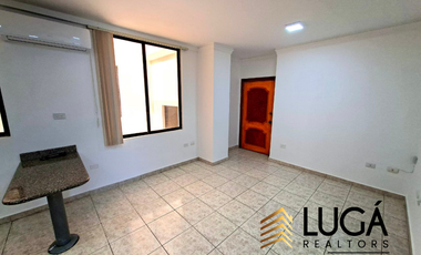 Departamento frente al mar en renta, edificio con salida directa a la playa, sector Mall del Pacífico, Manta, Ecuador