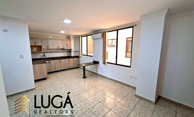 Departamento frente al mar en renta, edificio con salida directa a la playa, sector Mall del Pacífico, Manta, Ecuador