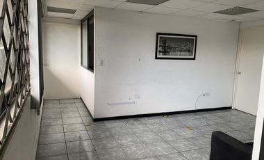 VENTA DE BODEGA, OFICINAS EQUIPADAS Y LOCAL COMERCIAL ZONA FINSA