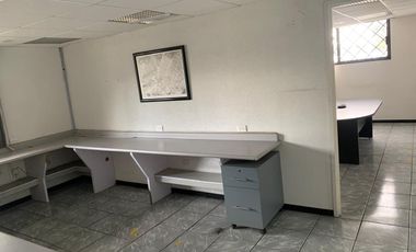 VENTA DE BODEGA, OFICINAS EQUIPADAS Y LOCAL COMERCIAL ZONA FINSA