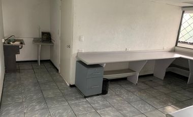 VENTA DE BODEGA, OFICINAS EQUIPADAS Y LOCAL COMERCIAL ZONA FINSA