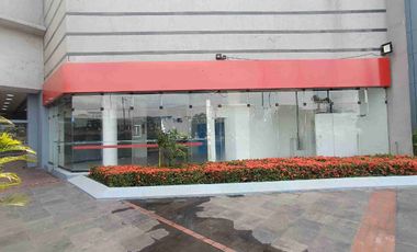 Local Comercial en la Av. Fransisco de Orellana en alquiler