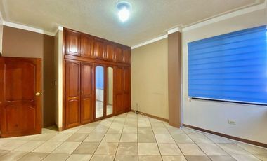 SE ALQUILA CASA TIPO COMERCIAL EN MACHALA